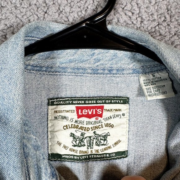 Levis Vintage Denim Pearl Snap Shirt Mens Small Blue Button Up Western Rodeo VTG - Picture 13 of 16